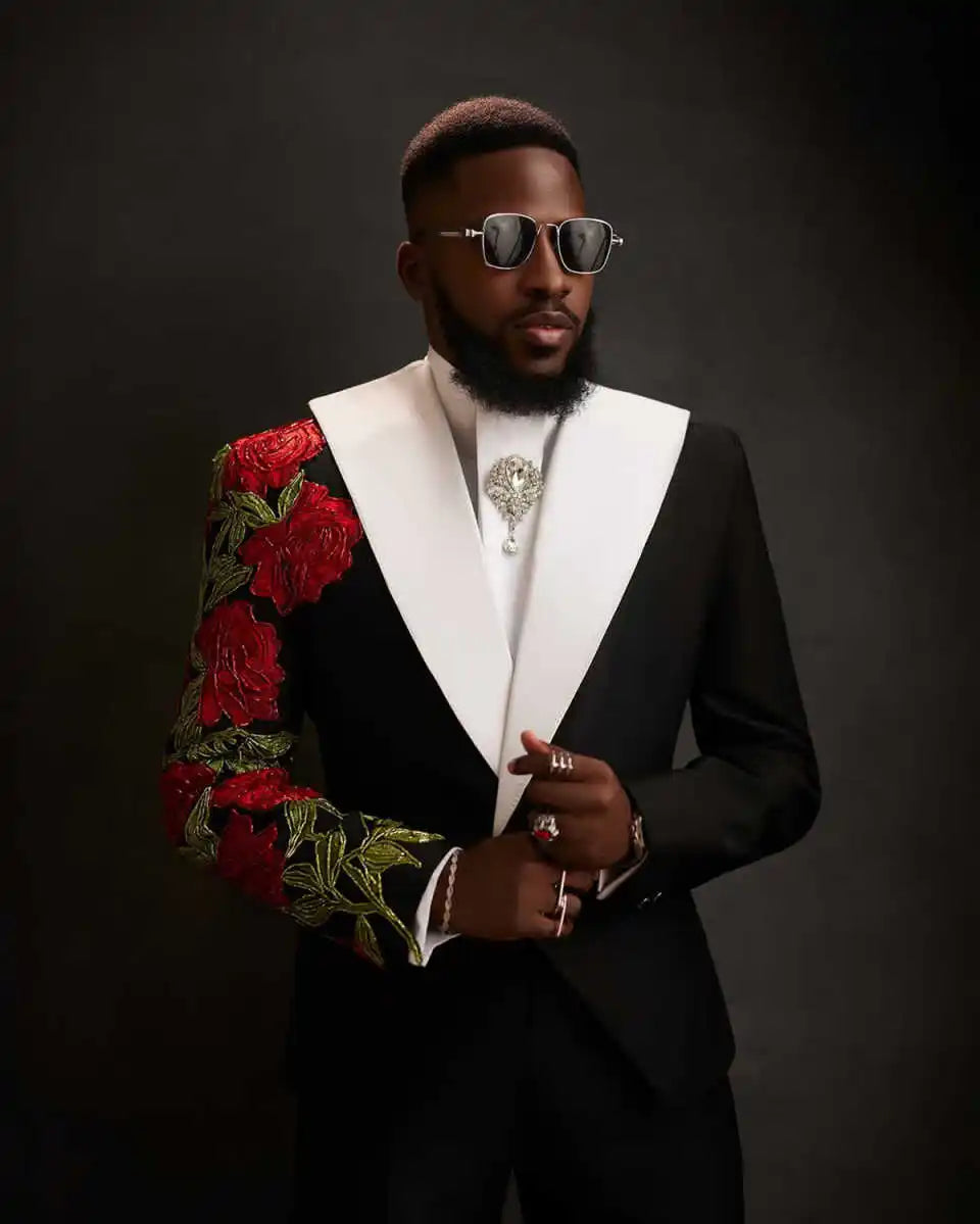 Appliques Gentle Men Suits for Wedding Peaked Lapel Single Breasted Tuxedos Groom Party 2 Pcs Blazer Pants Customized Suit