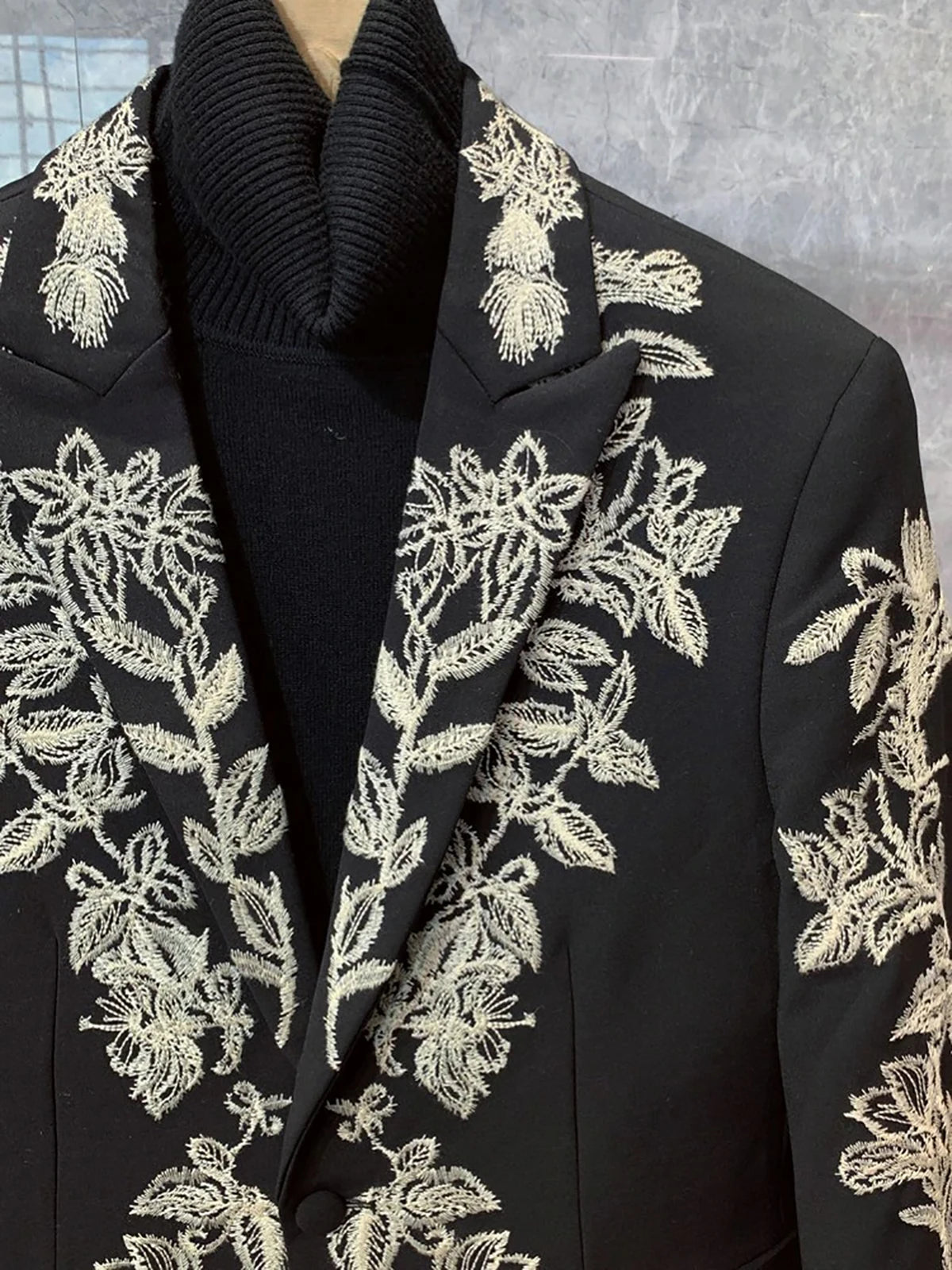 Embroidery Wedding Mens Suit New Arrivals Fashion Coat Pant Handsome Business Formal Groom Tuxedo Party Suits Size Customized