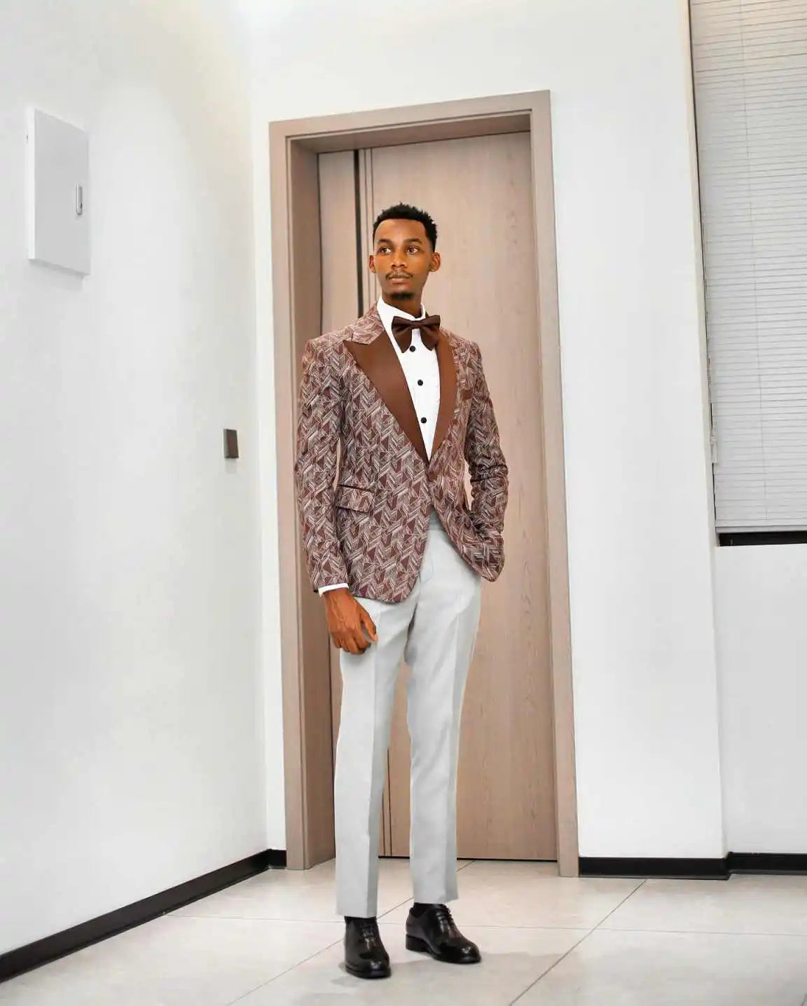 Elegant Jacquard Wedding Groom Tuxedos Slim Fit 2 Pieces Jacket Pants Male Prom Party Casual Occasion Customized