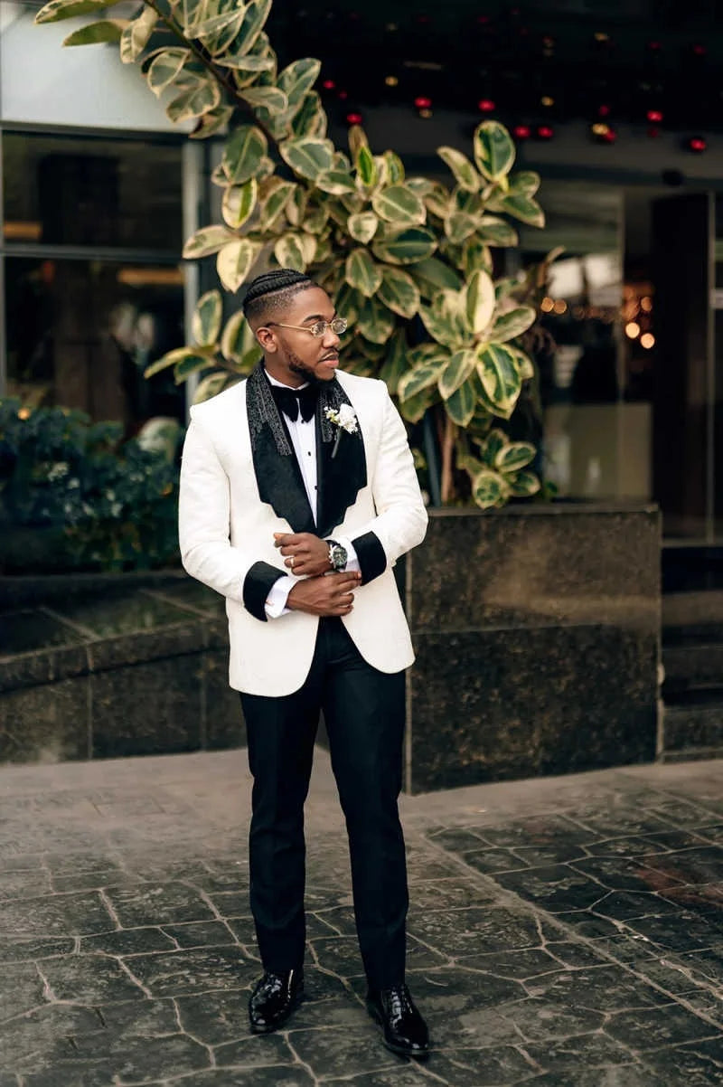 Elegant Wedding Tuxedos 2 Pcs Jacket Pants Shawl Lapel Men Suit Fashion Beaded Groom Wear Party Evening Suits Customized