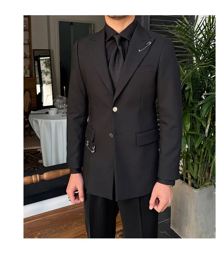 Blazer noir à simple boutonnage pour homme avec détails en épingle à nourrice