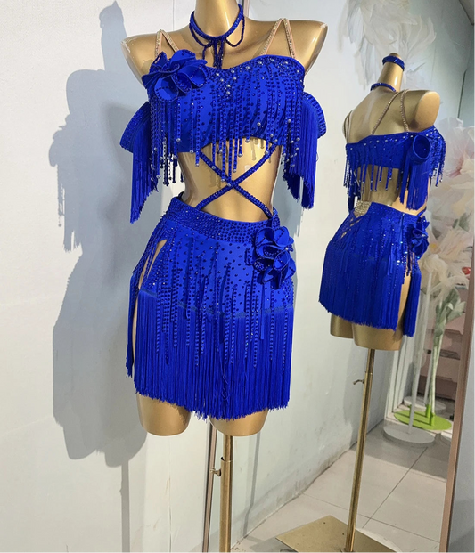 Latin Dancers, Adults and Children, High-End Customized Hollow Flower Costumes, Samba Performance High Flash Rhinestone Dresses