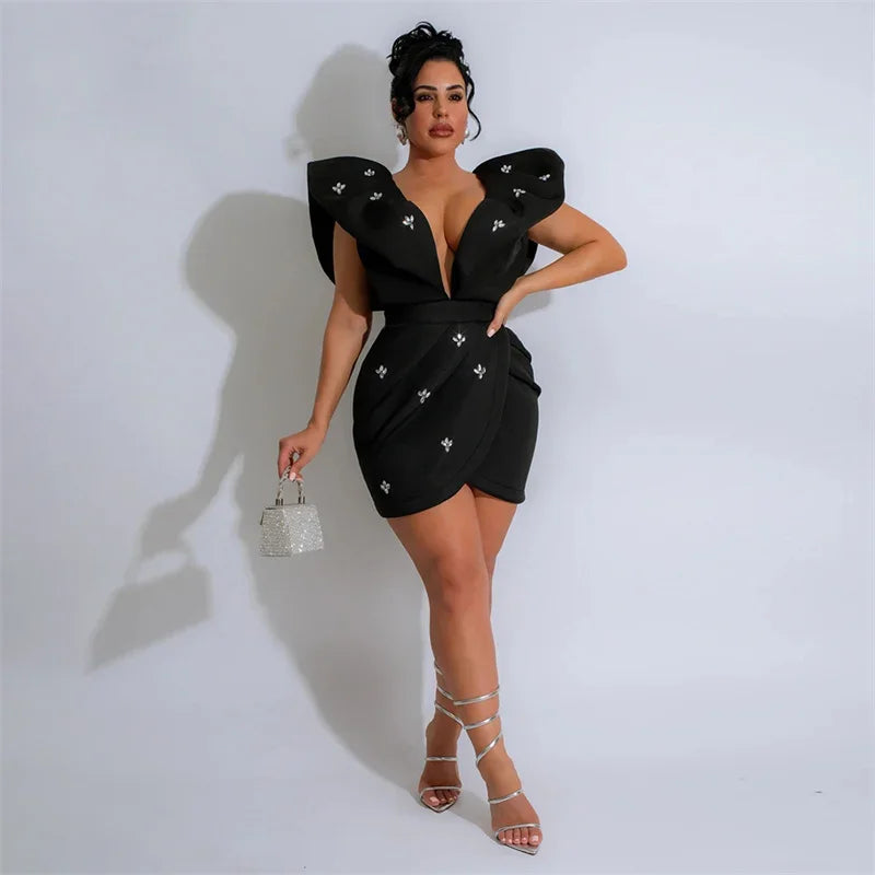 Robe de soirée moulante sexy à décolleté en V profond et dos ouvert avec strass pour femme, manches volantées, froncée, irrégulière, mini, boîte de nuit, noire et blanche 