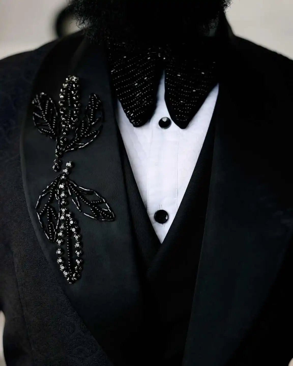 Beaded Men Suits for Wedding Shawl Lapel Single Breasted Tuxedos Groom Party 2 Pcs Blazer Pants Customized Suit