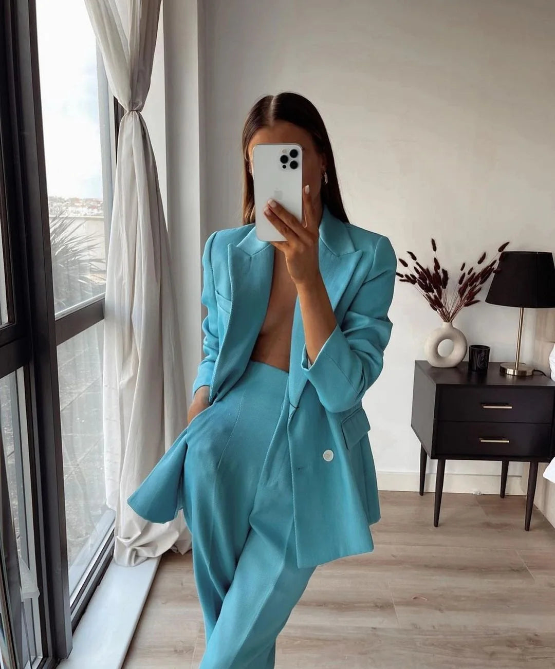 Costume 2 pièces bleu sexy avec blazer et pantalon, sur mesure, à revers pointus, croisé, col en V profond, paillettes