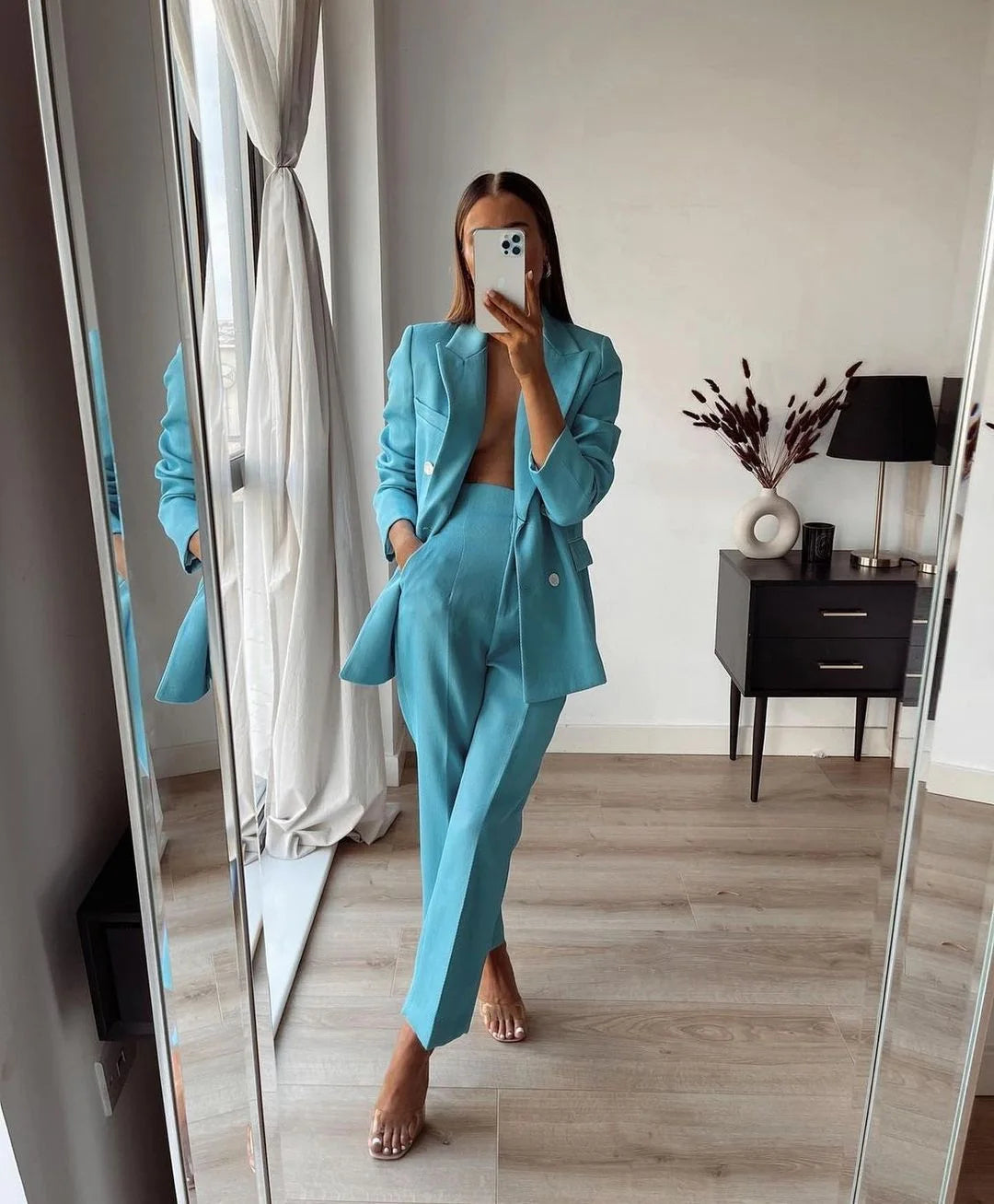 Costume 2 pièces bleu sexy avec blazer et pantalon, sur mesure, à revers pointus, croisé, col en V profond, paillettes