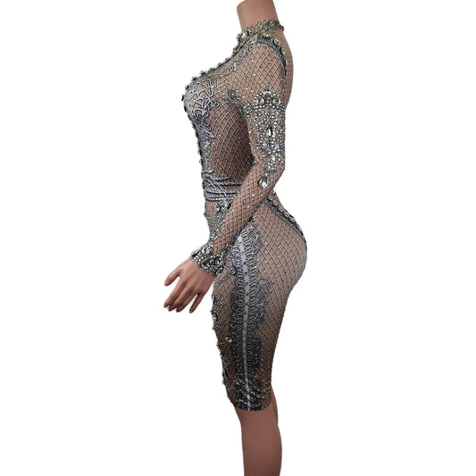 Elegante vestido de manga larga con espalda descubierta y adornos de diamantes de imitación plateados: perfecto para bailes, celebraciones y eventos nocturnos. 