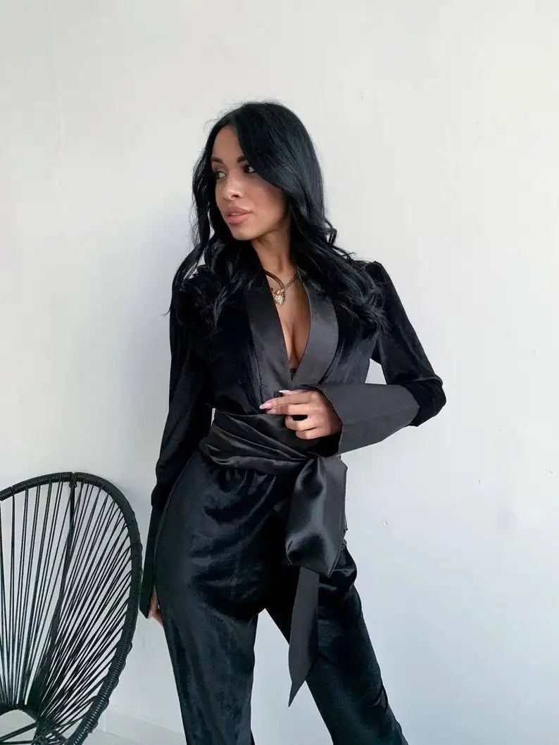 Monos sexys de terciopelo negro con escote en V para mujer, con cinturón y solapa tipo chal, pantalones de pierna ancha hechos a medida, trajes de fiesta diarios.