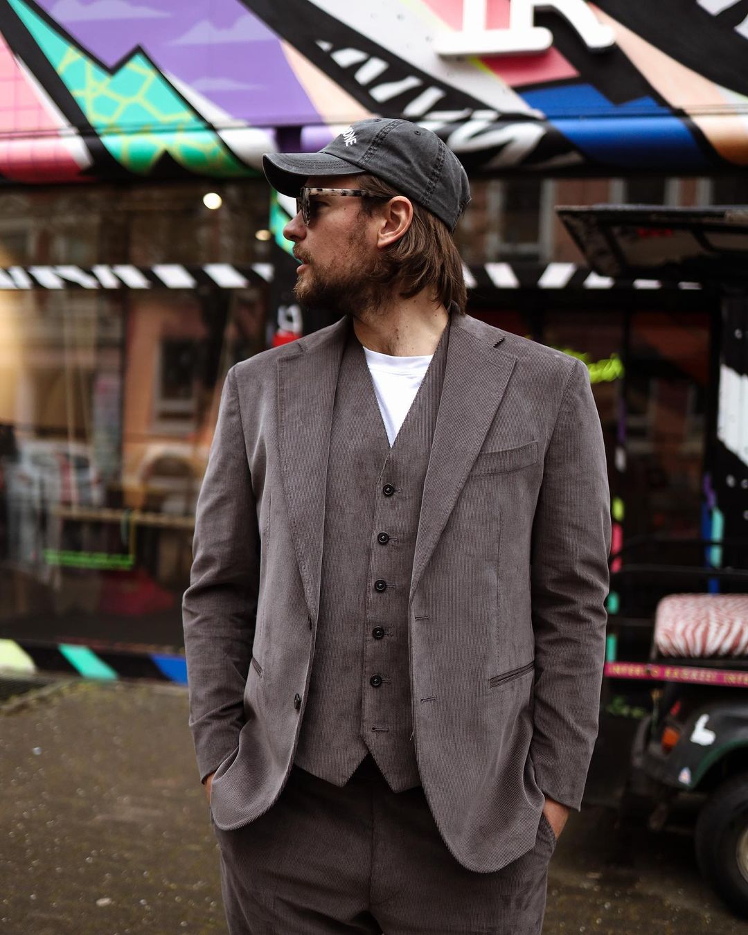 Traje clásico marrón para hombre, de un solo pecho, hecho a medida, de tres piezas, chaqueta, chaleco, pantalones, traje de novio de diseñador para ocasiones formales. 