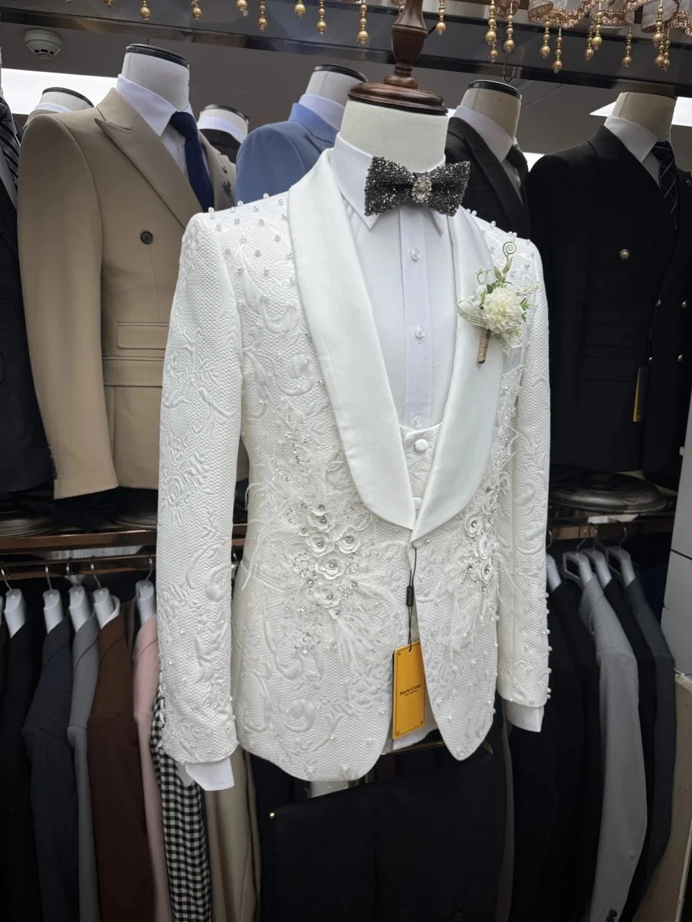 Luxury Men's Suit Shawl Lapel Appliques Tailor-Made 3 Pieces Set Jacket Pearls Jacquard One Button Customized Coat Vest Pants