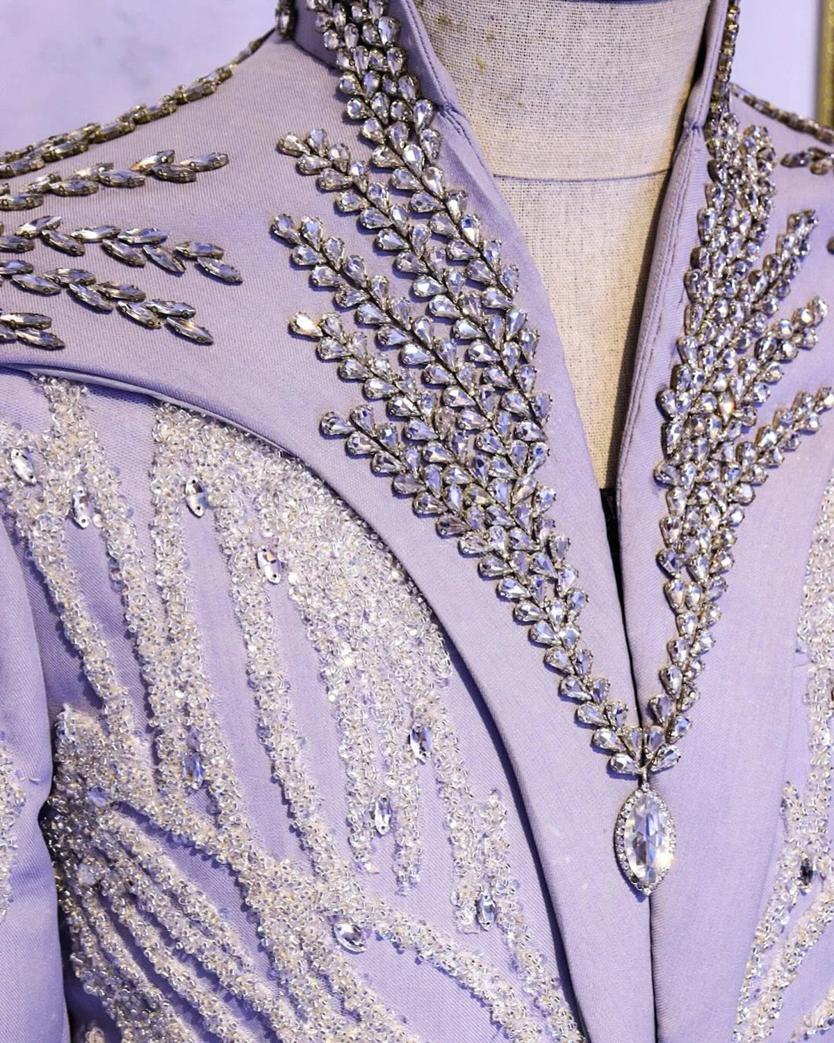 Luxury Men Suits Crystal Beaded Tailor-Made 1 Piece Sequins Only Jacket with Cape Cosplay Evening Party Blazer Customized Coat