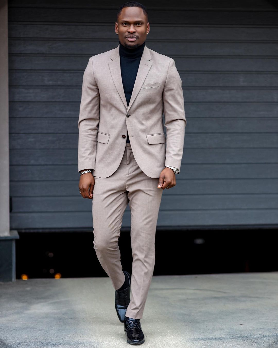 Traje sencillo para hombre, de un solo pecho, a medida, de dos piezas, chaqueta, pantalones, diseño de novio, traje formal para ocasiones especiales. 