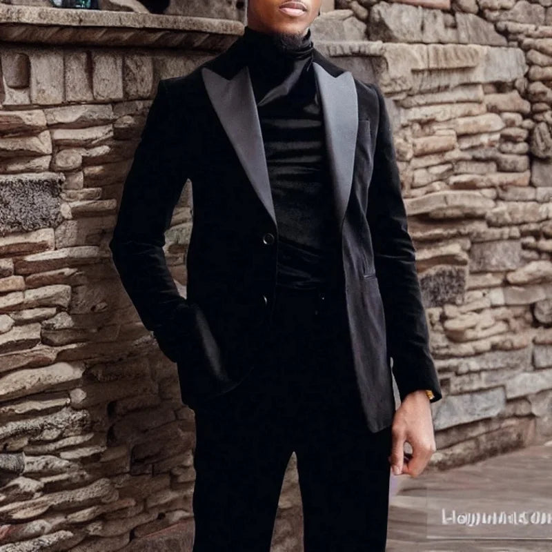 Traje de hombre de terciopelo negro con solapa de pico, corte entallado, esmoquin de boda, conjunto de 2 piezas para padrinos de boda, chaqueta y pantalones formales, atuendo de moda para graduación
