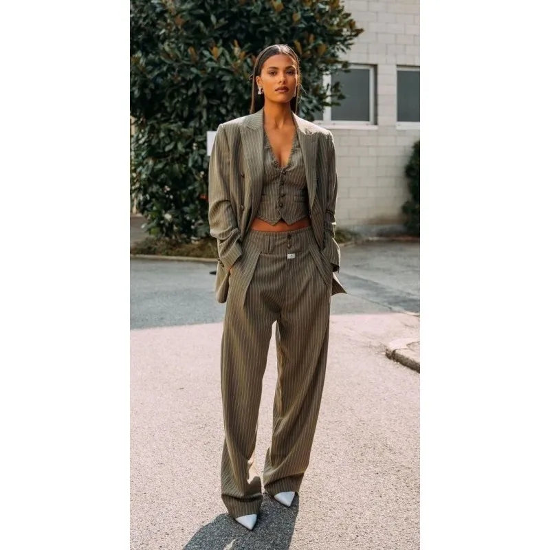 Costume rayé pour femme, revers simple boutonnage, veste sexy à revers + gilet + pantalon, veste de travail et de voyage, 3 pièces, personnalisé