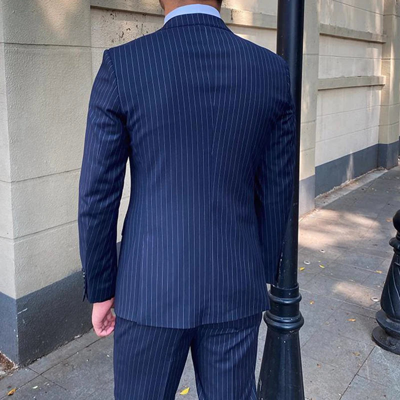Traje de tres piezas a rayas azul marino para hombre, elegante esmoquin de boda con pantalones y chaquetas de alta calidad, perfecto para ocasiones formales.