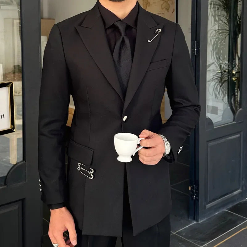 Blazer noir à simple boutonnage pour homme avec détails en épingle à nourrice