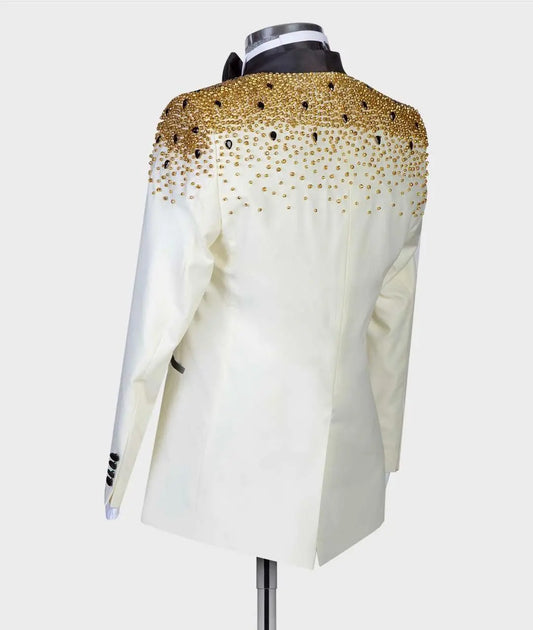 Chaqueta blanca de hombre con solapa negra y adornos dorados 