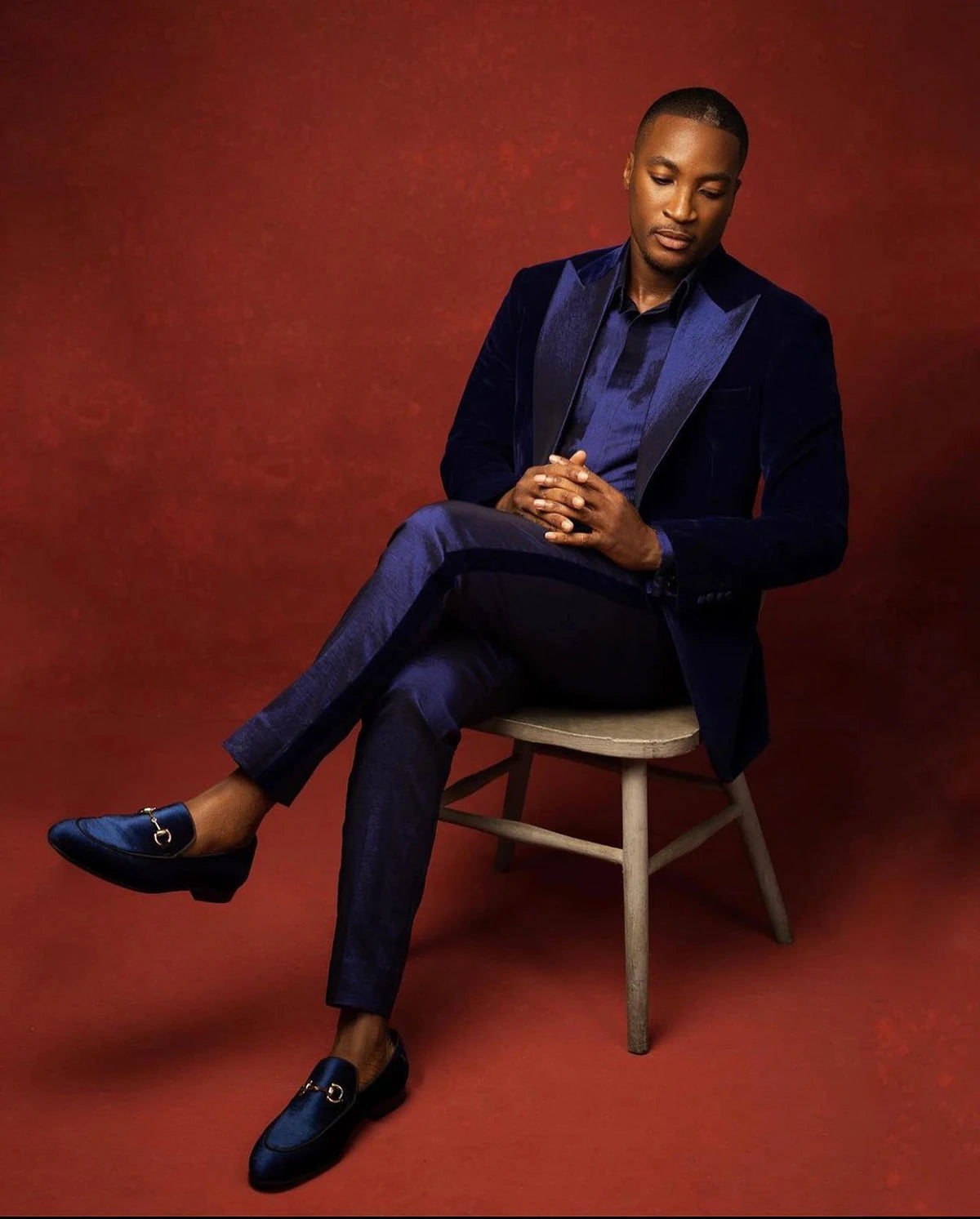 Costume homme en velours sur mesure 2 pièces blazer pantalon satin revers pointu un bouton scintillant mariage marié sur mesure grande taille