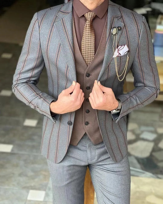 Wedding Banquet Suits Dark Grey Striped Tuxedo Homme Slim Fit 3 Pieces Custom Gentleman Modern Formal Business Casual/Party Wear
