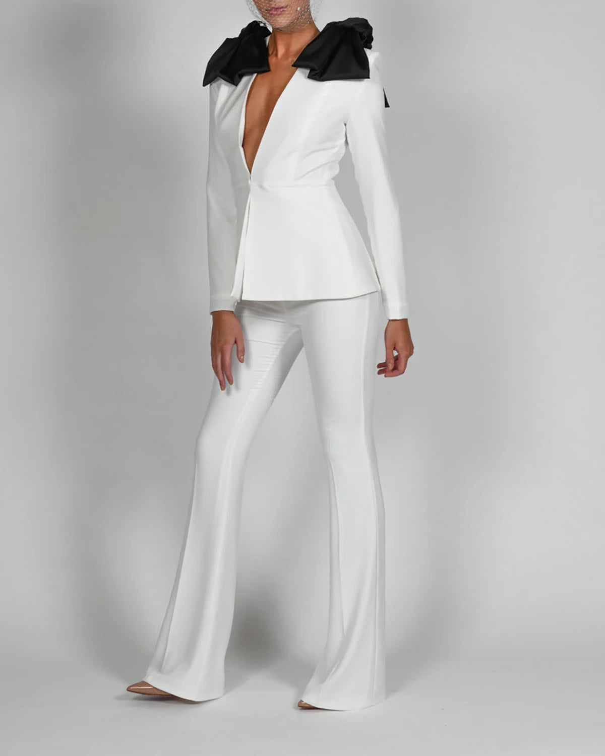 Trajes de pantalón blanco y negro para mujer, chaqueta a medida con lazo grande, ropa de fiesta para celebridades, 2 piezas 