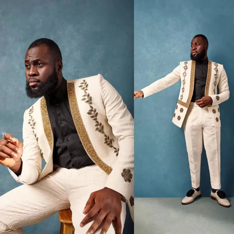 Trajes de hombre blancos a medida, 2 piezas, blazer, pantalón, un botón, para negocios, lentejuelas, jacquard, apliques dorados, para boda, novio, talla grande