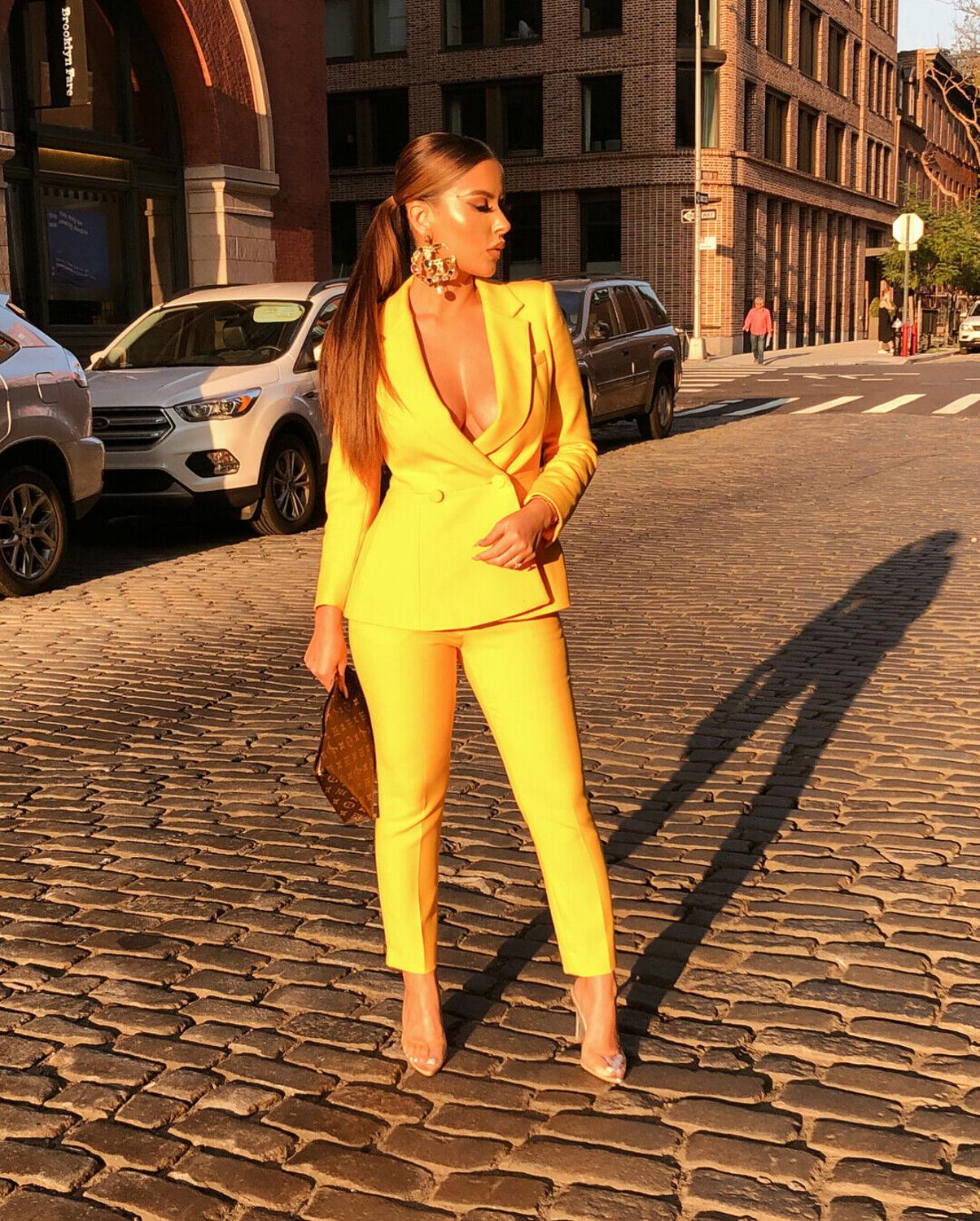 Trajes de negocios amarillos de 2 piezas con cuello en V para mujer, trajes de madre a medida, trajes formales de noche, esmoquin (chaqueta + pantalón) 