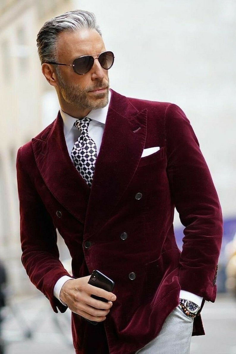 Blazer croisé en velours bordeaux pour homme 