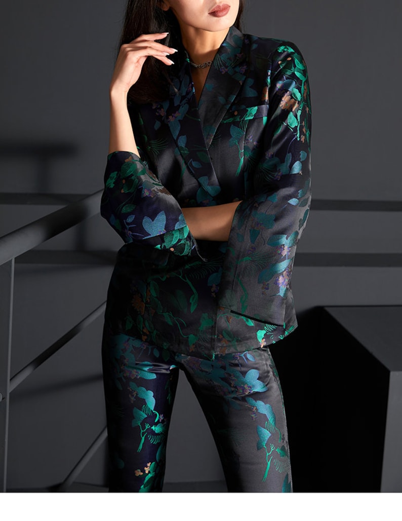 Small Patterned Suits Women Floral Embroidery Suit Set, Subtle Pattern Deluxe Designer Suit