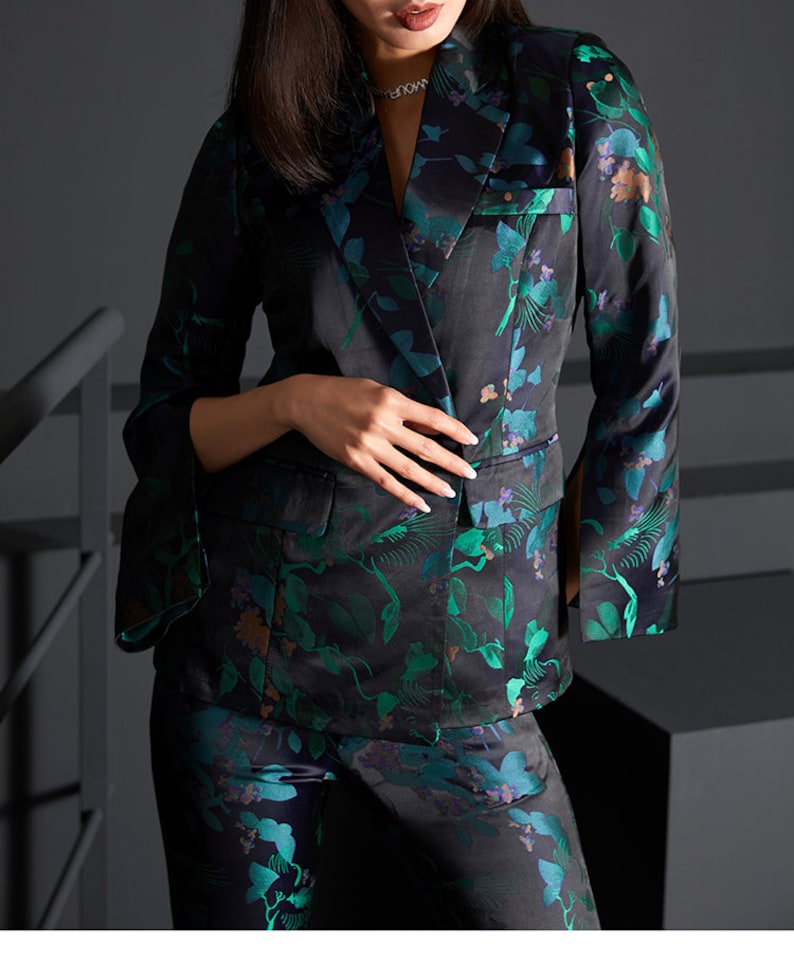 Small Patterned Suits Women Floral Embroidery Suit Set, Subtle Pattern Deluxe Designer Suit