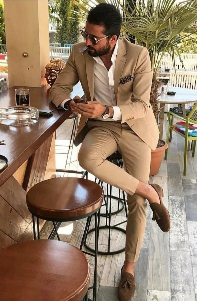 Trajes de lujo para hombre, color marfil claro, 2 piezas, corte entallado, trajes formales de moda, trajes de novio para boda, trajes de fiesta, trajes a medida 