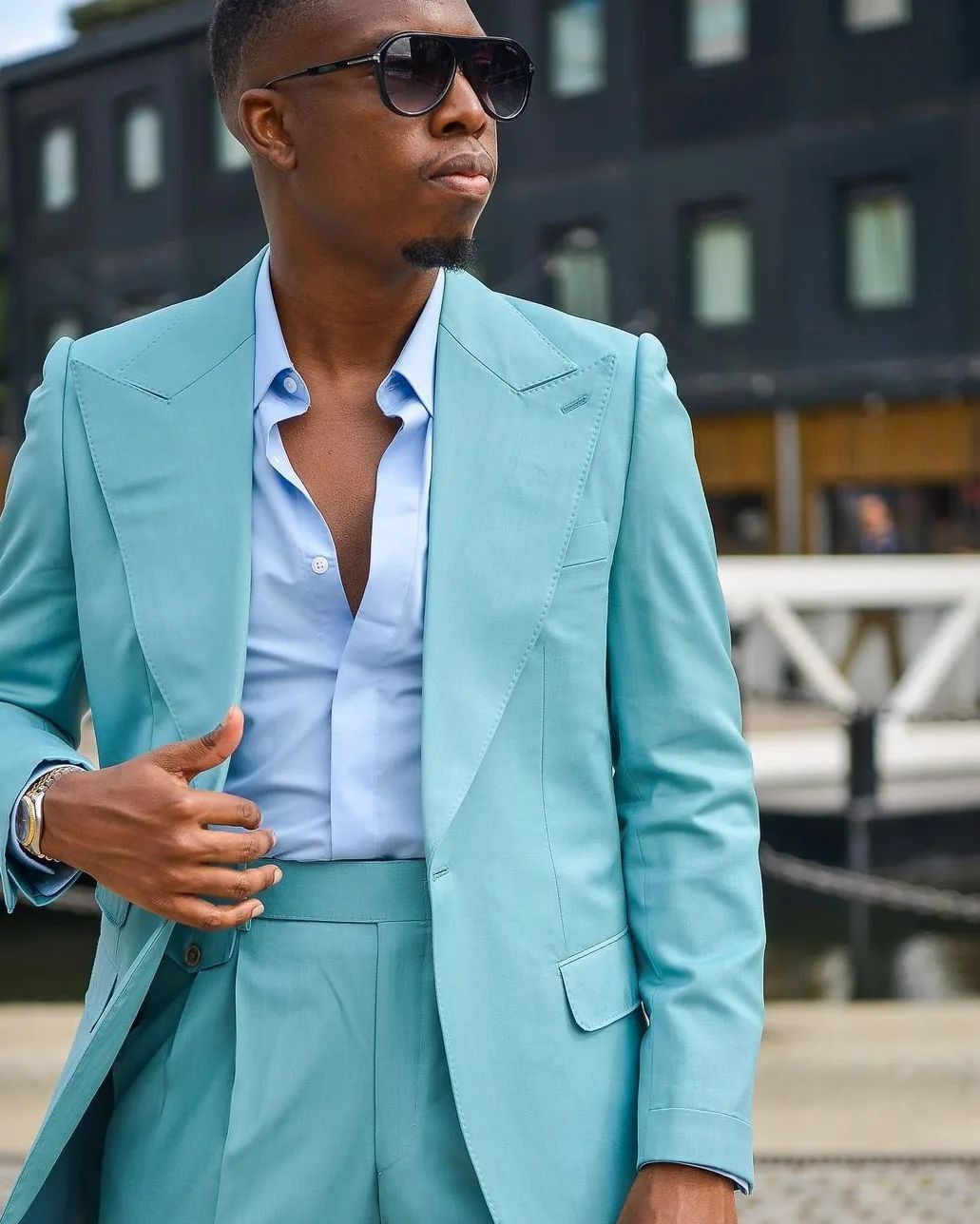 Men's Light Blue Blazer and Trousers Suit with Wide Lapels for Groom Wedding